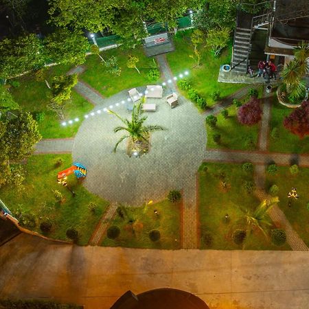 Green Yard Hotel Batumi Kültér fotó
